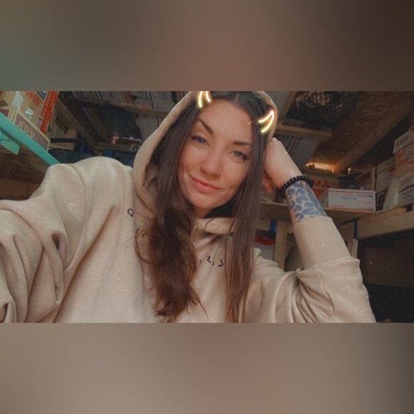 Meet your Posher, Brittany - Picture 1 of 1